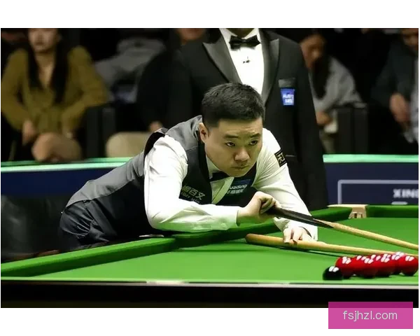 丁俊晖与曹宇鹏巅峰对决谁能在关键战中笑到最后引爆赛场悬念之夜